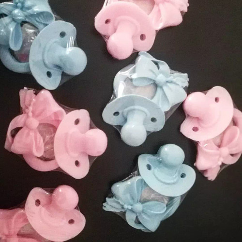 گیفت صابونی پستونکی مناسب جشن سیسمونی و تعیین جنسیت